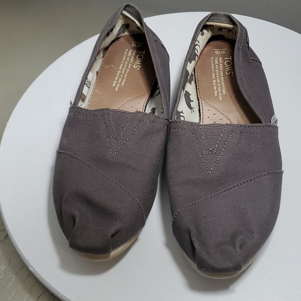 Toms